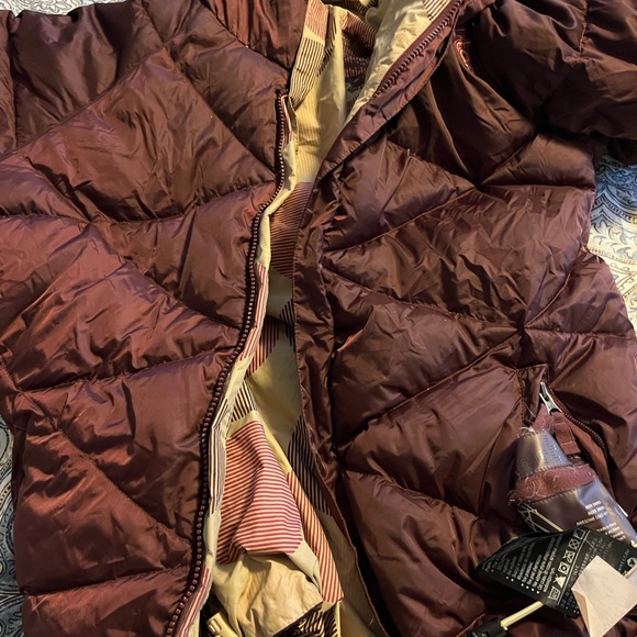EUC Burton reversible  size Small women’s winter down jacket - Picture 8 of 16